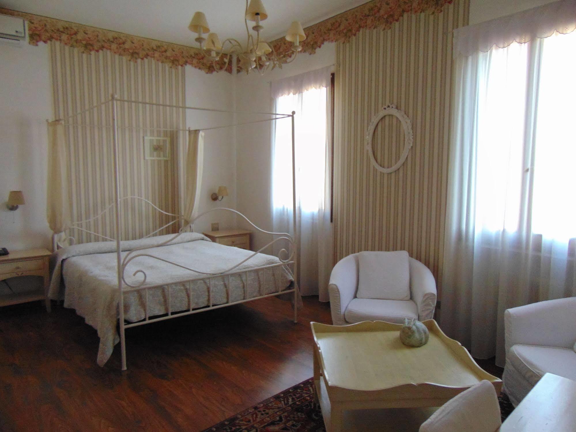 Hotel Il Focolare Тревизо Екстериор снимка